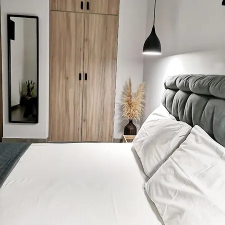 Apart Otel Elements Néa Péramos
